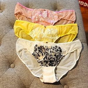 Victoria's secret underwear panties size MEDIUM